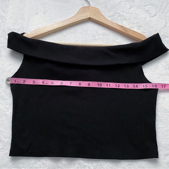 NWOT UO Black Off Shoulder Crop Top - Picture 7 of 13